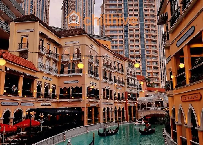 Stylish Condo, Venice Bgc, Pool, Wifi #vlrtc29e Holiday home