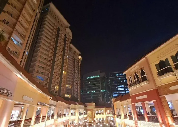 Stylish Condo, Venice Bgc, Pool, Wifi #vlrtc29e Holiday home Manila