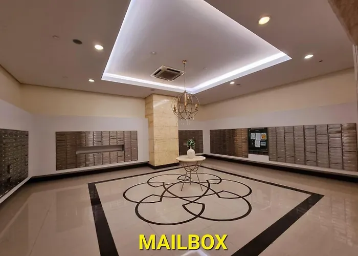 Stylish Condo, Venice Bgc, Pool, Wifi #vlrtc29e Holiday home Manila