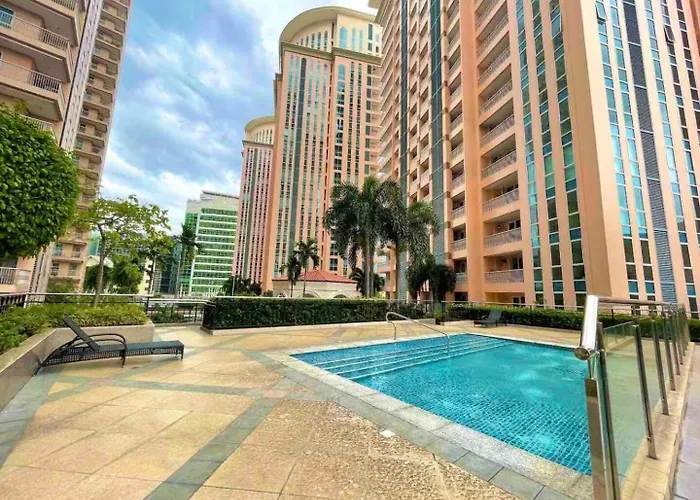Stylish Condo, Venice Bgc, Pool, Wifi #vlrtc29e Holiday home *