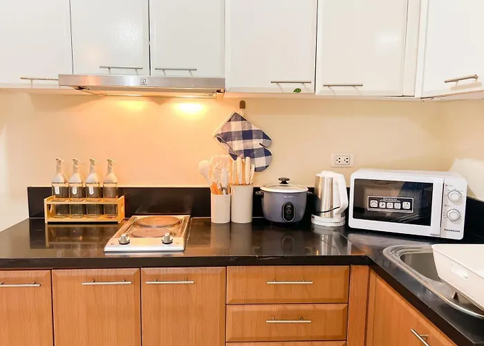 Stylish Condo, Venice Bgc, Pool, Wifi #vlrtc29e Holiday home