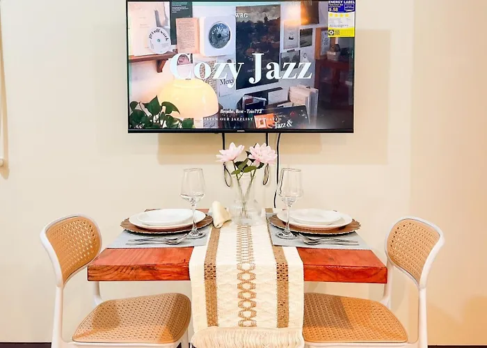 Holiday home Stylish Condo, Venice Bgc, Pool, Wifi #vlrtc29e *